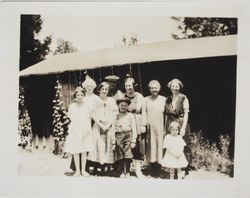 Group photograph of Urton and Barnes family members, July 1923, Santa Rosa, California