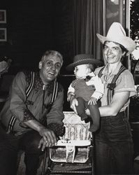 Ig Vella with Joan Perry Ryan and her daughter at the Sonoma County Fair, Santa Rosa, California, about 1979