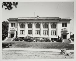 Santa Rosa Junior High School building on Humboldt Street