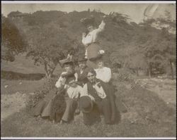 Group of Colton family members, Sonoma County, California, between 1900 and 1910