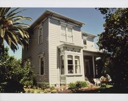 Gray Lady, site of the Petaluma Museum docent luncheon at the Riddle home, 416 G Street, Petaluma, California, June 18, 2002