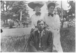 Unidentified group portrait