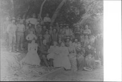 Fuller family and logging crew