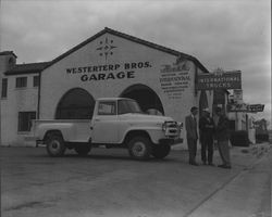 Views of the Westerterp Brothers Garage and Nash Motor Cars, Petaluma, California, 1958