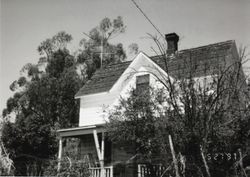 Front facade of the Anderson home at 196 Cinnabar Avenue, Petaluma, California, May 27, 1997