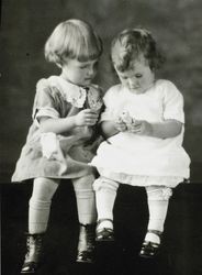 Marjorie and Dorothy Cochrane, Dec. 25, 1925