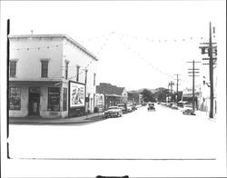 Keller at intersection with Washington, Petaluma, California, about 1946