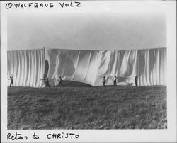 Erecting the Running Fence, Petaluma, California, September 1976