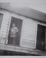 Lewis B. Evans builds his house, Petaluma, California, 1947