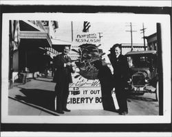 Selling Liberty Bonds, Petaluma, California, 1916