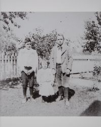 Possible grandchildren of Judge Stephen Akers, 1890s