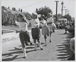 Girl dancers at the Valley of the Moon Vintage Festival