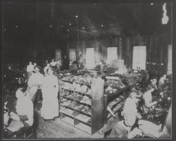 Workers at the Nolan-Earle Shoe Company factory in Petaluma, California, 1907