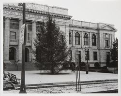 Sonoma County Courthouse dusted with snow