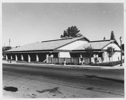 Exterior of the Healdsburg Public Library