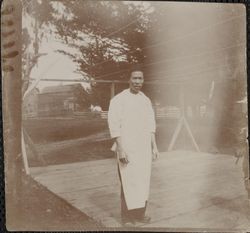 Denman's Chinese cook, Yan, Petaluma, California, 1915