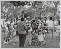 People at the Valley of the Moon Vintage Festival