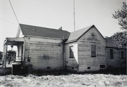 Right side view of the Pracchia House, 167 Edith Street, Petaluma, California, shortly before demolition, July 1988