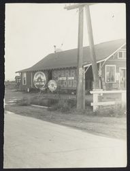 Unidentified store on Bellevue Road between Santa Rosa and Petaluma