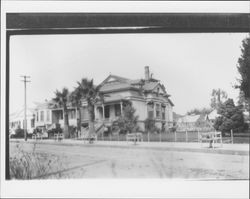 Unidentified house in the Petaluma area, Petaluma, California, 1910