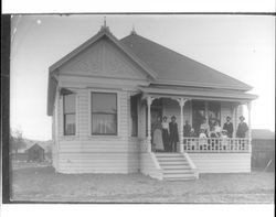 Home of Edgar and Sarah Raymond located at 314 Seventh Street, Petaluma, California, 1902