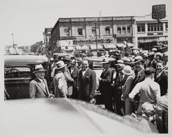 Robert Ripley and crowd of people at Fourth and Hinton Streets
