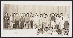 Group of Sebastopol school children on stage at Pinecrest Elementary School