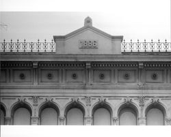 Architectural details on the 1886 portion of the McNear Building