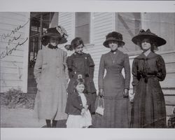 Goodwin daughters and friends, Petaluma, California, about 1915