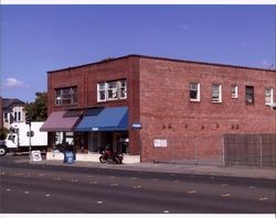 Brick building at 440-444 Petaluma Blvd. North (corner of Petaluma Blvd. North & Lakeville Street), Petaluma, California, Sept. 25, 2001