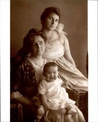 Portrait of Lulu Northrup with daughter Lenna Carpenter and granddaughter Marjorie Carpenter, Petaluma, California, about 1918