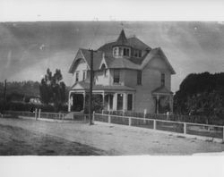 Evans home at 210 West Street, Petaluma, California, about 1900