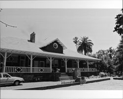 Villa Buen Retiro Cottage, Asti, California, 1994