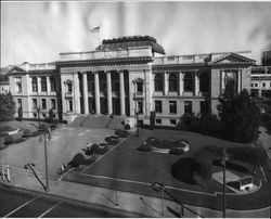 Fourth Street entrance to Sonoma County Courthouse, Santa Rosa, California, about 1947