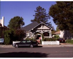 Arthur Ross House at 517 Petaluma Blvd. South, Petaluma, California, Sept. 25, 2001