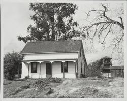 Salt box cottage on Petaluma Hill Road