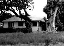 Residence at 322 Bell Avenue, Windsor, California, about 1989