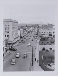 Fourth Street looking east from Courthouse Square