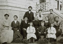 Raymond family posing in front of 314 Seventh Street, Petaluma, California, 1905