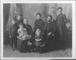 Portrait of the Farley family, Petaluma, California, about 1890