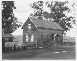 Donahue roadhouse on Lakeville Highway