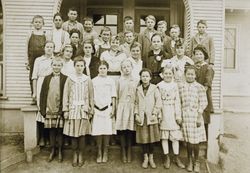 Cinnabar School class photo, 1914/1915