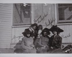 Goodwin daughters and friends, Petaluma, California, about 1915