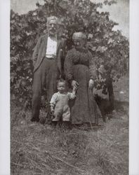 Nathan, Eunice and Burgess Titus, Freestone, California, 1905