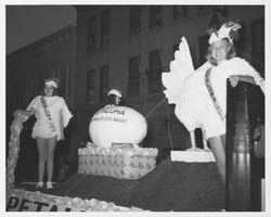 Petaluma Chamber of Commerce float in the Admission Day Parade