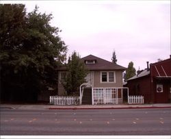 House located at 611 Petaluma Blvd. South, Petaluma, California, Sept. 25, 2001