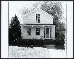 Clapboard cottage at 40 Sixth Street