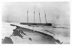 Wreckages of the schooner "Polaris" and the steam schooner "R.D. Inman", Bolinas, California, 1914