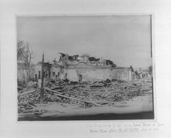 View from 3rd and B Streets--with court house in rear, Santa Rosa after earthquake Apr. 18, 1906