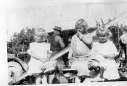 Phillis, Harriet and Wilma Elvy girls at the Barnett Ranch